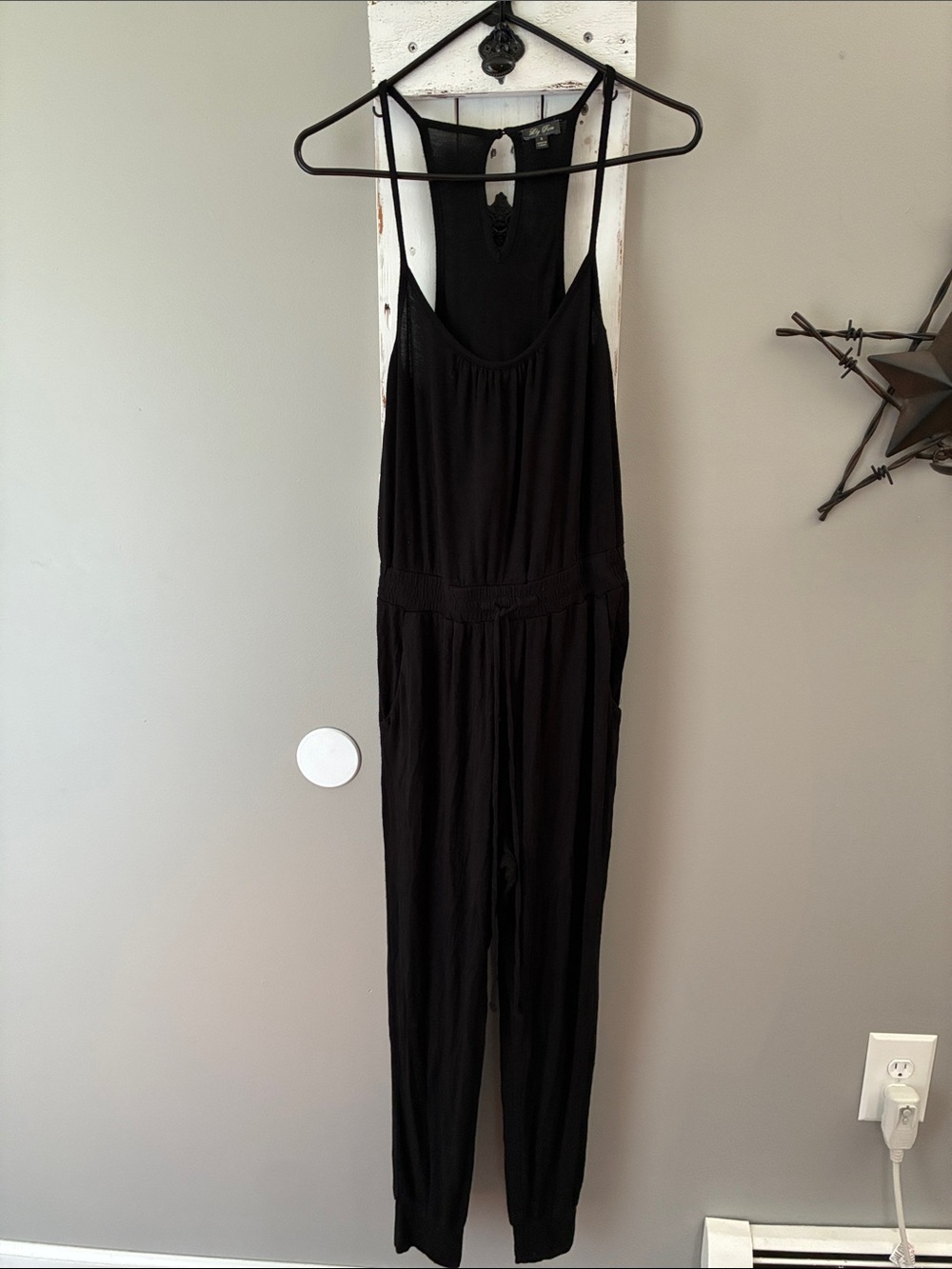 Women’s black sleeveless comfy jumpsuit